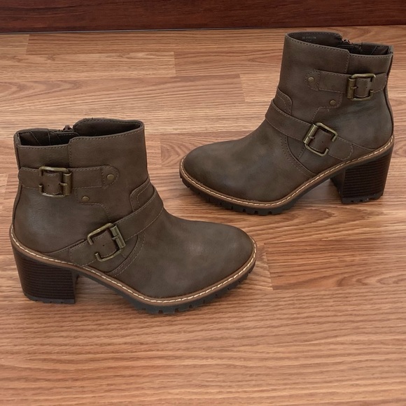 Sun + Stone Evellyn Boots Size 6.5 Taupe NIB Buckled Straps & Block Heel - Picture 3 of 7